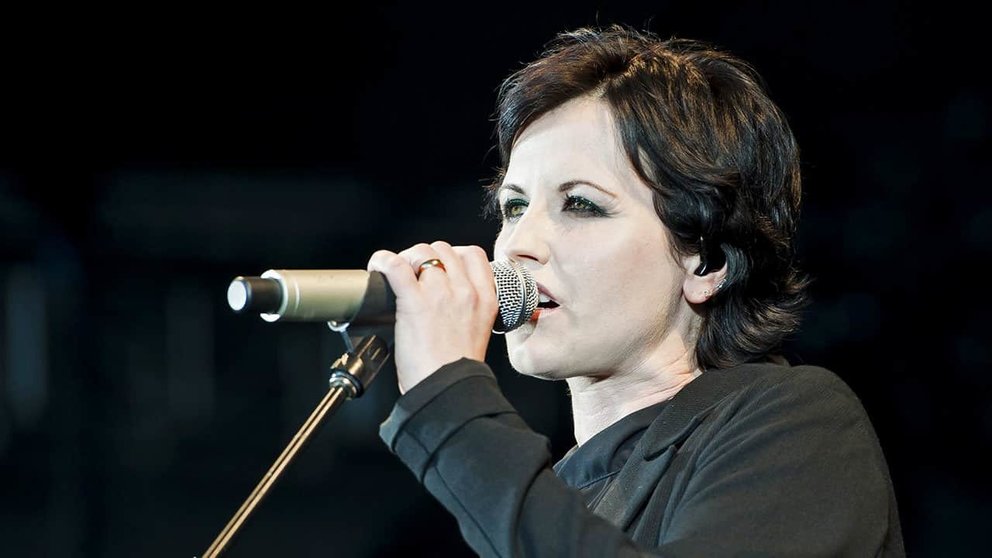 Dolores O&#39;Riordan en un concierto